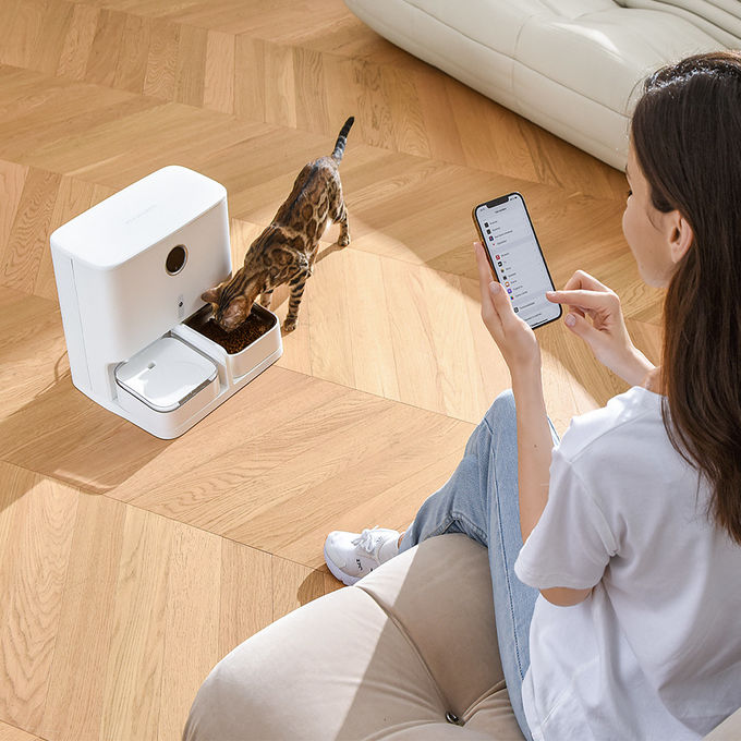240V αυτόματος διανομέας τροφίμων με App τον τροφοδότη γατών σκυλιών ελέγχου 2